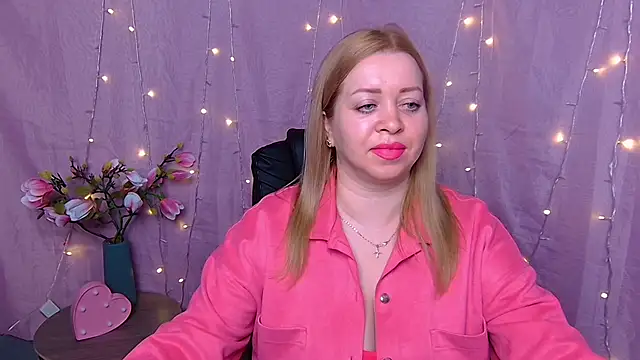 Snapshot of OliviaVerr chatting on February 26, 2026, 1:54 pm OliviaVerr online show from February 26, 2026, 1:54 pm