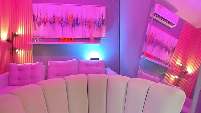 Snapshot of lilian_vergara chatting on February 18, 2026, 8:16 pm lilian vergara online show from February 18, 2026, 8:16 pm