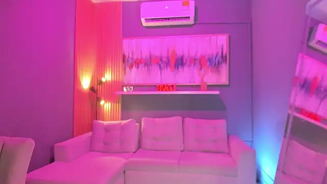 Snapshot of lilian_vergara chatting on February 23, 2026, 7:44 pm lilian vergara online show from February 23, 2026, 7:44 pm