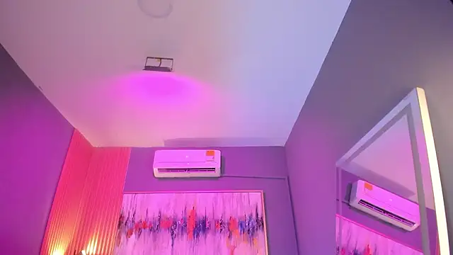 Snapshot of lilian_vergara chatting on February 24, 2026, 7:45 pm lilian vergara online show from February 24, 2026, 7:45 pm