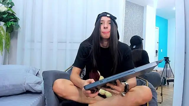 ViictoriiaSaenz online show from February 20, 2026, 3:47 am