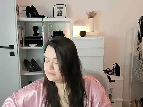 HollyDanceSoul online show from March 2, 2026, 5:19 am