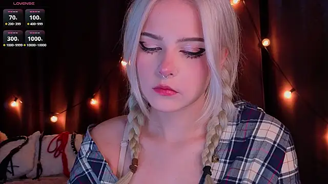 Snapshot of ShyniAlice chatting on March 1, 2026, 4:36 am ShyniAlice online show from March 1, 2026, 4:36 am