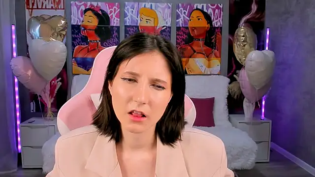 Snapshot of KikaOsterman chatting on February 14, 2026, 12:35 pm KikaOsterman online show from February 14, 2026, 12:35 pm