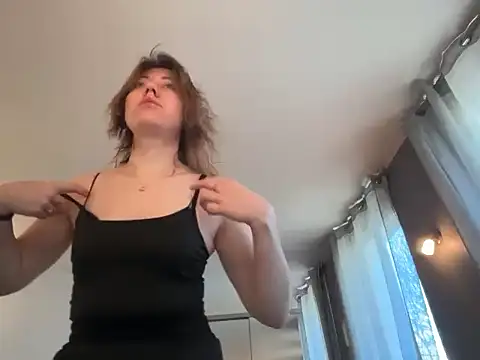 Snapshot of Luxerin chatting on March 2, 2026, 10:22 am Luxerin online show from March 2, 2026, 10:22 am