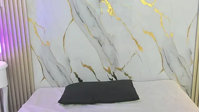 Snapshot of LaxiZoe chatting on March 3, 2026, 8:59 pm LaxiZoe online show from March 3, 2026, 8:59 pm