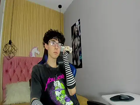 Syriussz online show from February 3, 2026, 7:19 pm