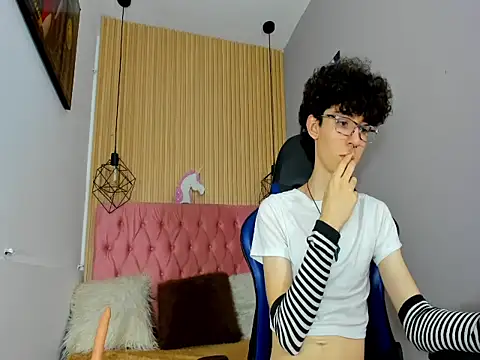 Syriussz online show from February 9, 2026, 7:29 pm