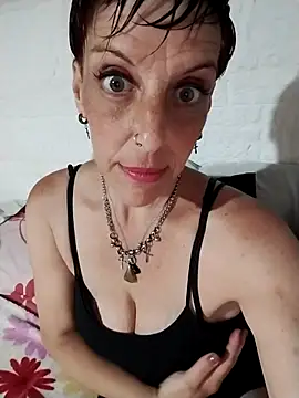 Snapshot of Juguetonafogosa5 chatting on February 4, 2026, 10:47 pm Juguetonafogosa5 online show from February 4, 2026, 10:47 pm