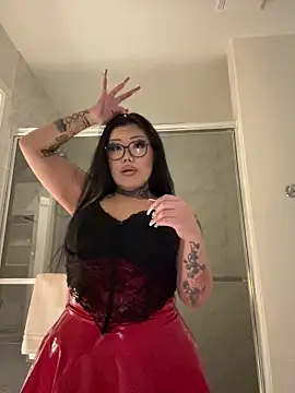 Snapshot of BaByDollxChloe chatting on February 4, 2026, 11:20 pm BaByDollxChloe online show from February 4, 2026, 11:20 pm