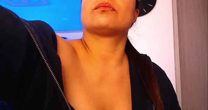 Pretty  Milf online show from February 16, 2026, 2:24 pm