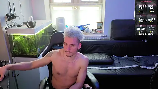 Rayzel White online show from February 8, 2026, 2:42 pm