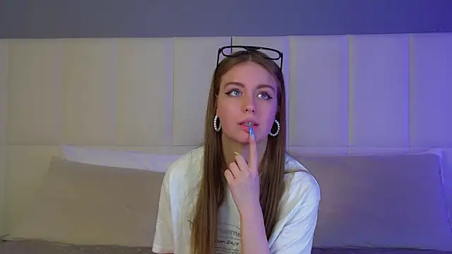 Snapshot of SofiaSarvain chatting on February 24, 2026, 6:28 pm SofiaSarvain online show from February 24, 2026, 6:28 pm