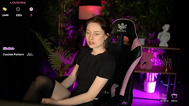 Snapshot of baby_luna_xo chatting on February 27, 2026, 9:53 am baby luna xo online show from February 27, 2026, 9:53 am