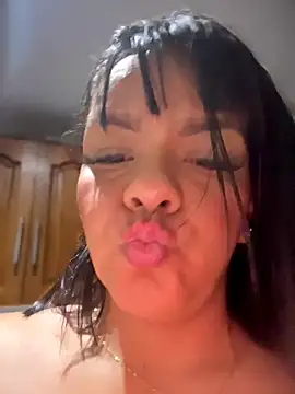 Snapshot of Your_HoneyXXX chatting on February 28, 2026, 6:14 am Your HoneyXXX online show from February 28, 2026, 6:14 am