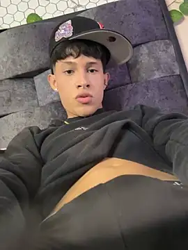 Adam hottie online show from February 11, 2026, 1:32 am