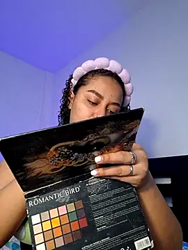 Snapshot of curly_girl_31 chatting on February 9, 2026, 6:01 pm curly girl 31 online show from February 9, 2026, 6:01 pm