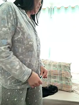 ruanruan05 online show from February 11, 2026, 1:32 am