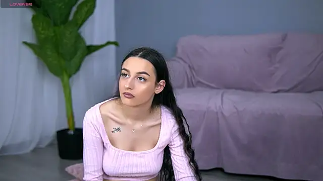 ElaraVixen online show from February 18, 2026, 7:32 pm