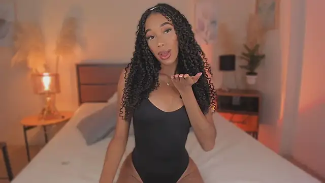 KaryMooon online show from February 18, 2026, 9:00 pm