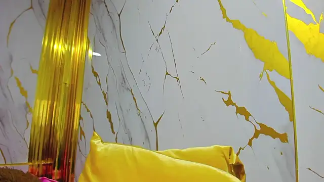 zaira skinny online show from February 19, 2026, 3:02 am