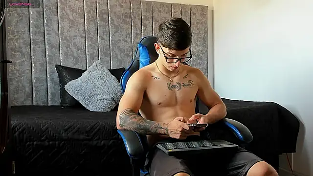 Calvin Hunter online show from March 1, 2026, 9:28 pm