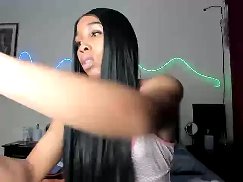 Snapshot of YourDreamReal chatting on February 14, 2026, 3:25 am YourDreamReal online show from February 14, 2026, 3:25 am