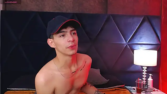 Logan Woods online show from March 6, 2026, 6:43 am