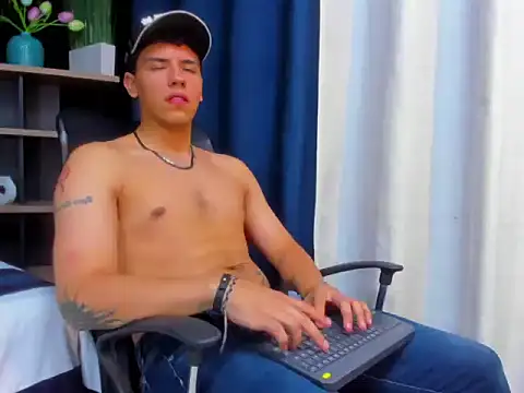 Snapshot of Tobias_Vega chatting on February 15, 2026, 2:30 am Tobias Vega online show from February 15, 2026, 2:30 am