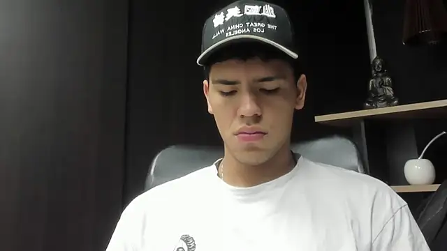 Snapshot of Tobias_Vega chatting on February 17, 2026, 12:18 am Tobias Vega online show from February 17, 2026, 12:18 am