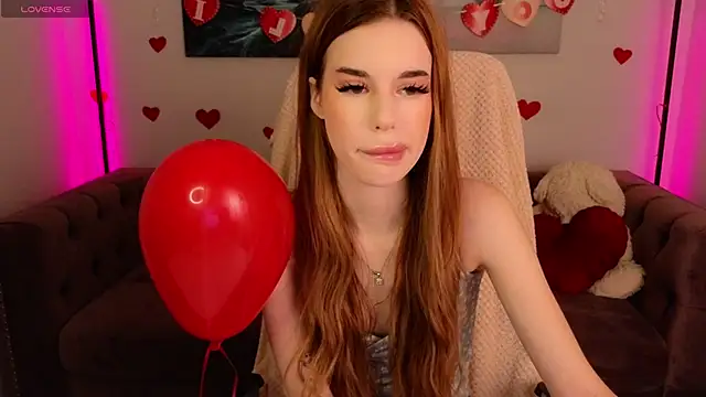 Anna Lumina online show from February 13, 2026, 9:00 pm