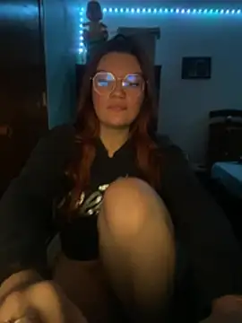 Snapshot of Vixroy7 chatting on February 3, 2026, 12:31 am Vixroy7 online show from February 3, 2026, 12:31 am