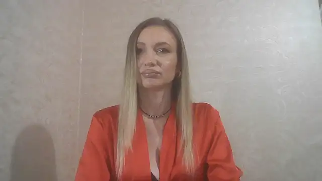 Snapshot of AureliaStar450 chatting on February 3, 2026, 10:04 pm AureliaStar450 online show from February 3, 2026, 10:04 pm