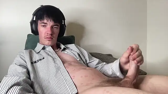 NovaTwinkx online show from February 1, 2026, 7:29 am