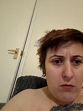 Snapshot of Tiara_XOX chatting on February 24, 2026, 5:16 am Tiara XOX online show from February 24, 2026, 5:16 am