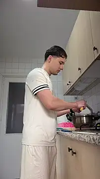 Massimo Fiore online show from February 8, 2026, 2:09 pm