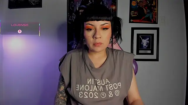 luckylaura online show from February 9, 2026, 11:20 pm