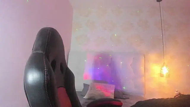 Snapshot of BONNIE_CH1 chatting on February 5, 2026, 12:43 pm BONNIE CH1 online show from February 5, 2026, 12:43 pm