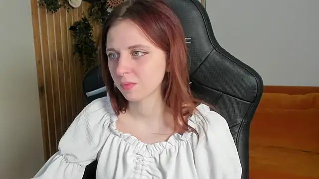 Snapshot of FreyaVey chatting on February 12, 2026, 5:24 am FreyaVey online show from February 12, 2026, 5:24 am