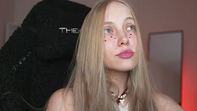 Snapshot of Appr0ved_ chatting on February 14, 2026, 3:09 pm Appr0ved online show from February 14, 2026, 3:09 pm