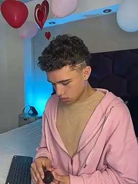 Snapshot of Dominik_Souza chatting on March 3, 2026, 7:53 pm Dominik Souza online show from March 3, 2026, 7:53 pm