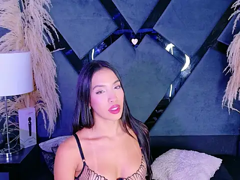 KylieWhitee online show from February 6, 2026, 6:07 am