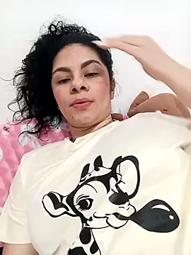 Snapshot of luna_pinky chatting on February 2, 2026, 7:12 pm luna pinky online show from February 2, 2026, 7:12 pm