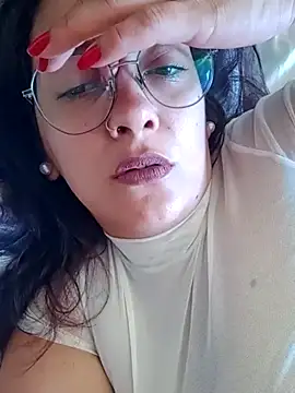 kuramaqueen online show from February 17, 2026, 5:52 pm