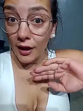 kuramaqueen online show from February 20, 2026, 6:26 am