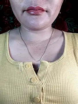 Snapshot of Reina_Fcup01 chatting on February 5, 2026, 5:56 am Reina Fcup01 online show from February 5, 2026, 5:56 am