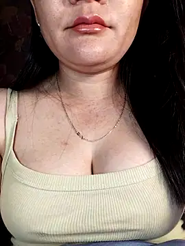 Snapshot of Reina_Fcup01 chatting on February 20, 2026, 12:51 am Reina Fcup01 online show from February 20, 2026, 12:51 am