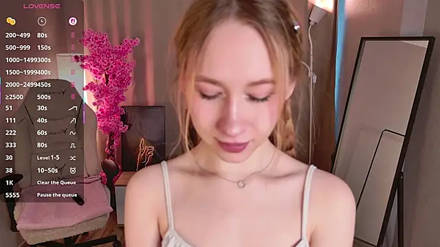 Snapshot of lil_monikaa chatting on February 9, 2026, 2:10 pm lil monikaa online show from February 9, 2026, 2:10 pm