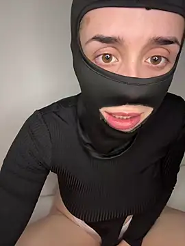 Snapshot of Mishelxxx2 chatting on February 5, 2026, 7:57 am Mishelxxx2 online show from February 5, 2026, 7:57 am