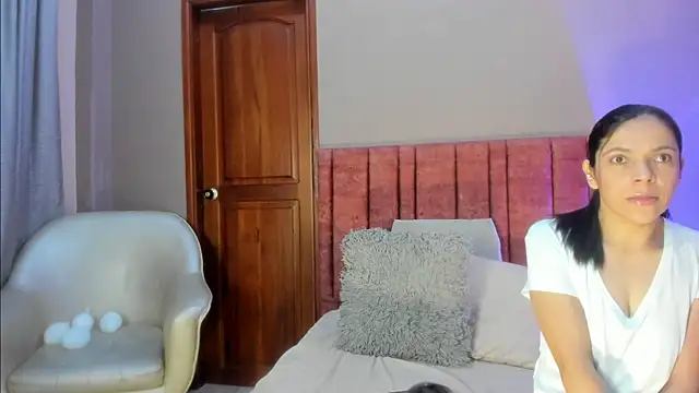 Snapshot of AnnaBroooks chatting on February 28, 2026, 11:39 pm AnnaBroooks online show from February 28, 2026, 11:39 pm